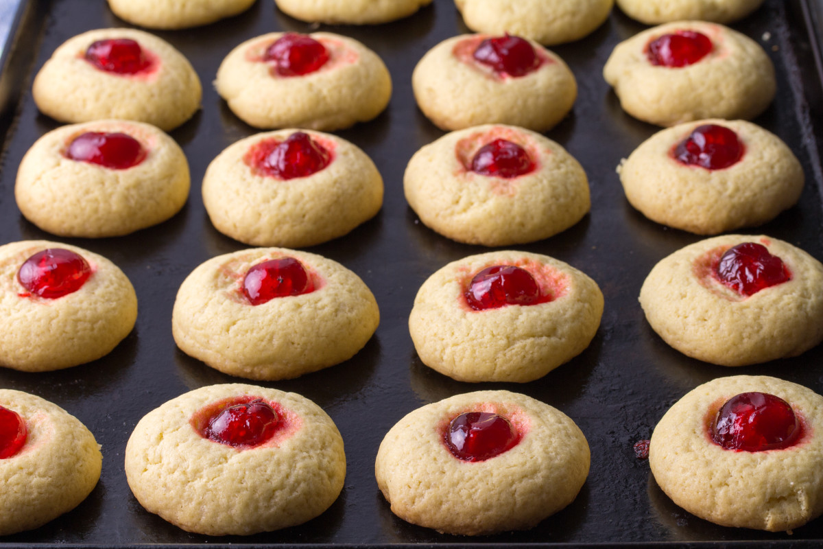 Pretty Cherry Pie Cookies Are So Full Of Holiday Goodness 