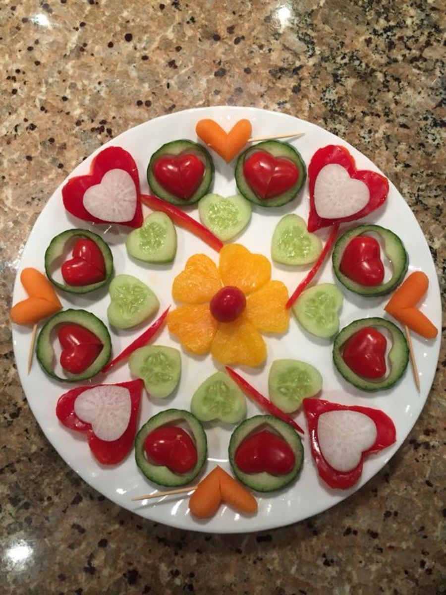 Fun Valentine's veggie plate for the kids 