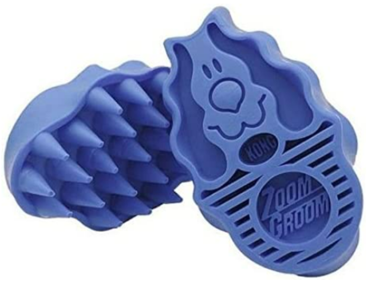 Zoom Groom Rubber Curry Brush
