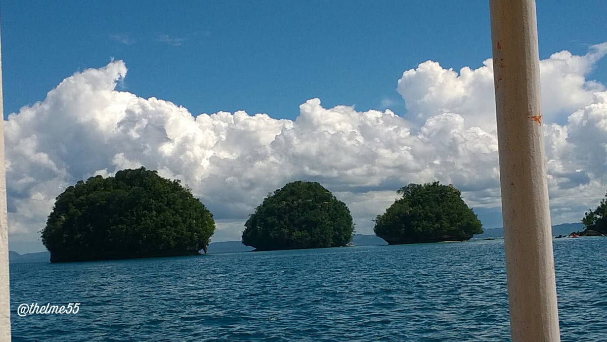 The beautiful  islets in Britania viewed from our rented boat.