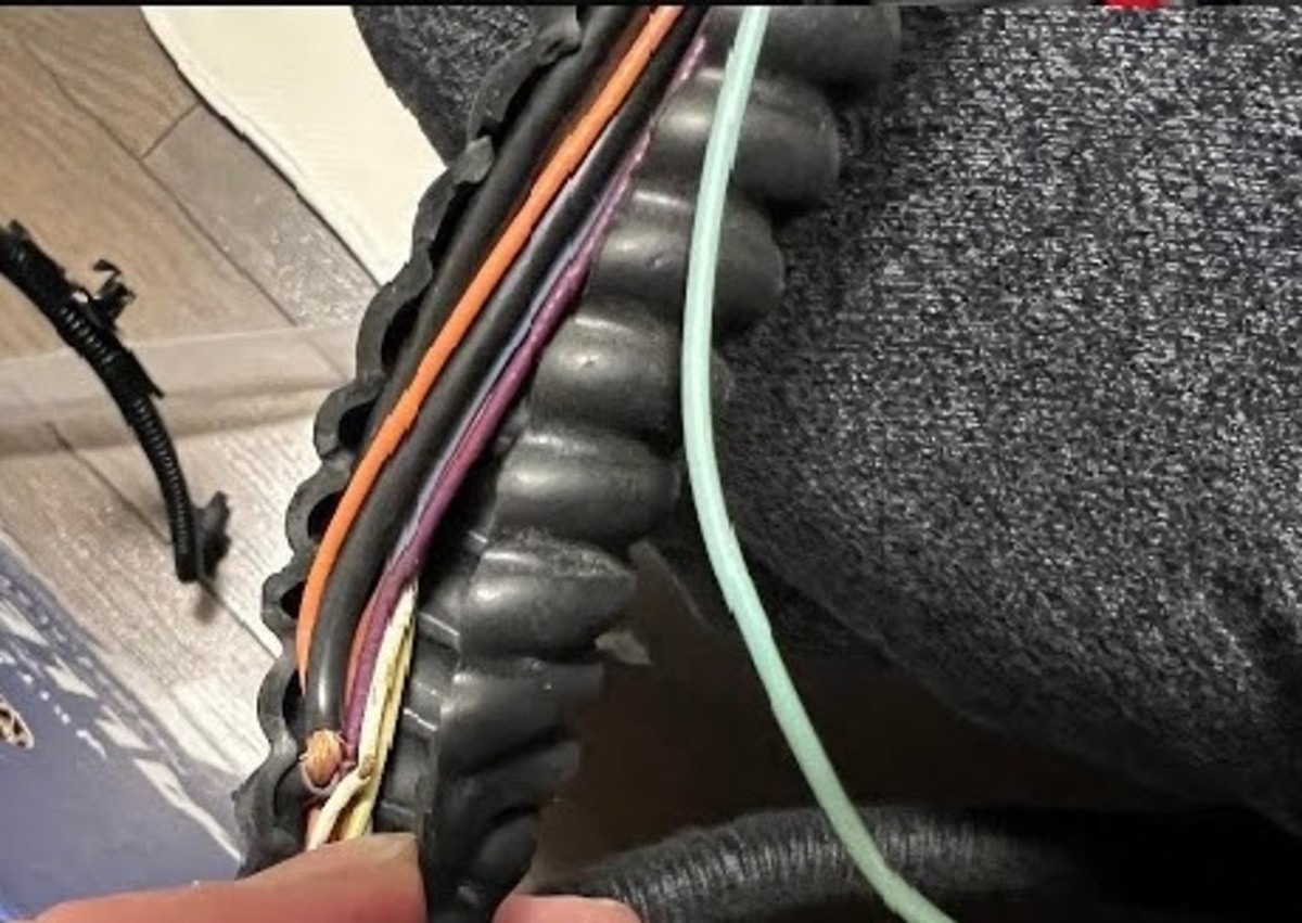 Model 3 trunk lid wire harness