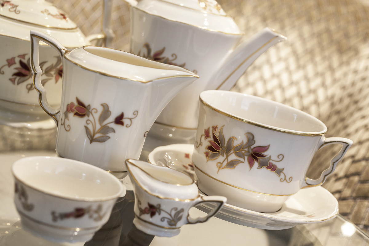 Service à Thé et Café Vintage en Porcelaine de Zsolney, Hongrie, 1960s