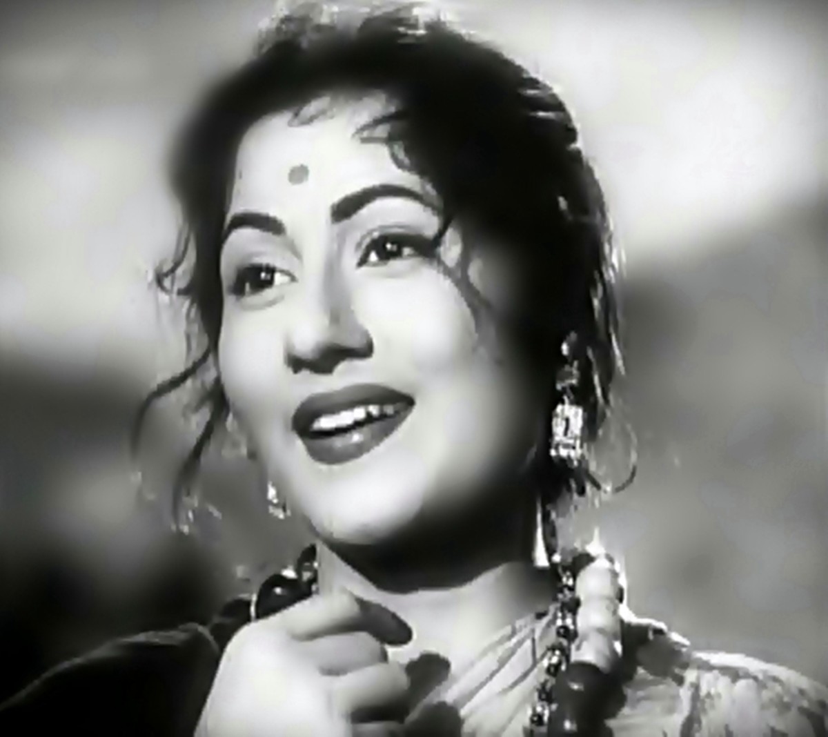 Madhubala, the Venus Beauty With a Tragic Life - HubPages, image size:1200x1068