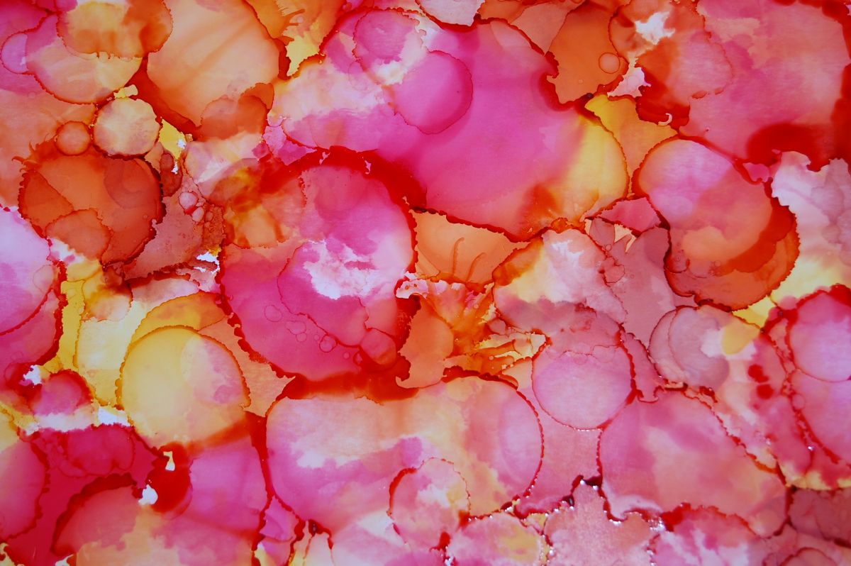 Create alcohol ink splatters in any color combination that is appealing