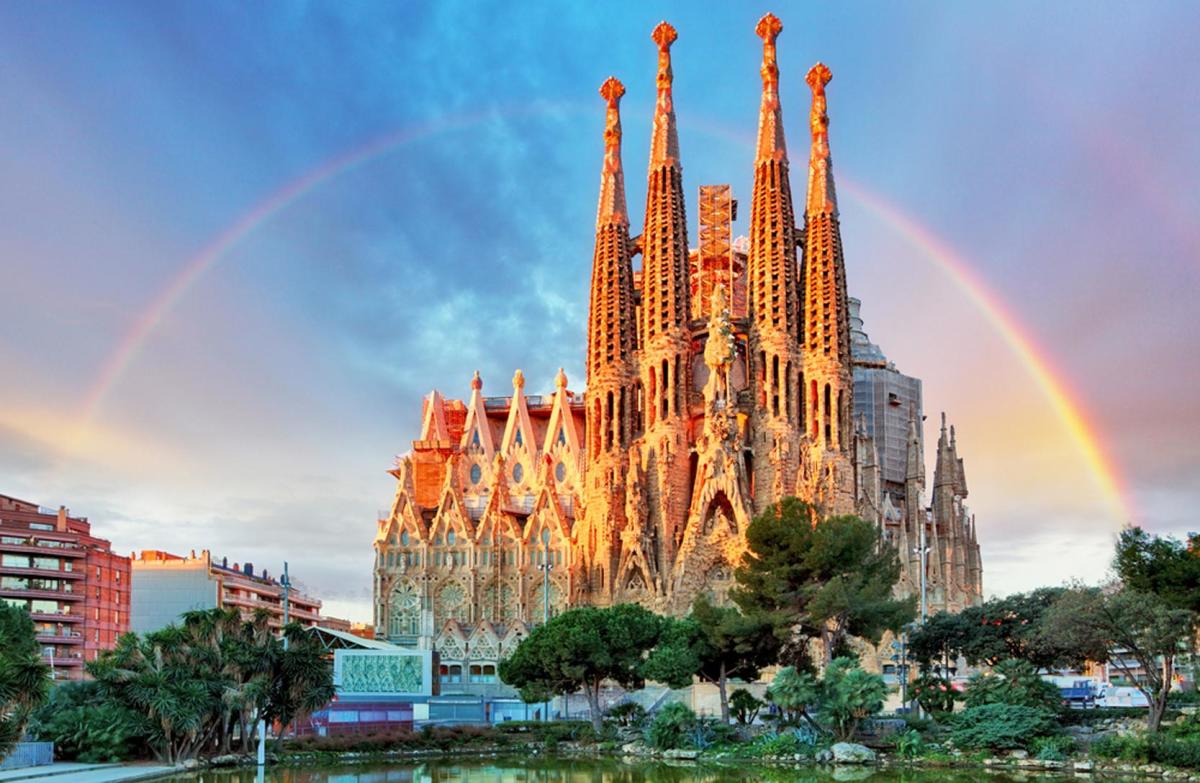 6 Beautiful Churches to Visit in Spain