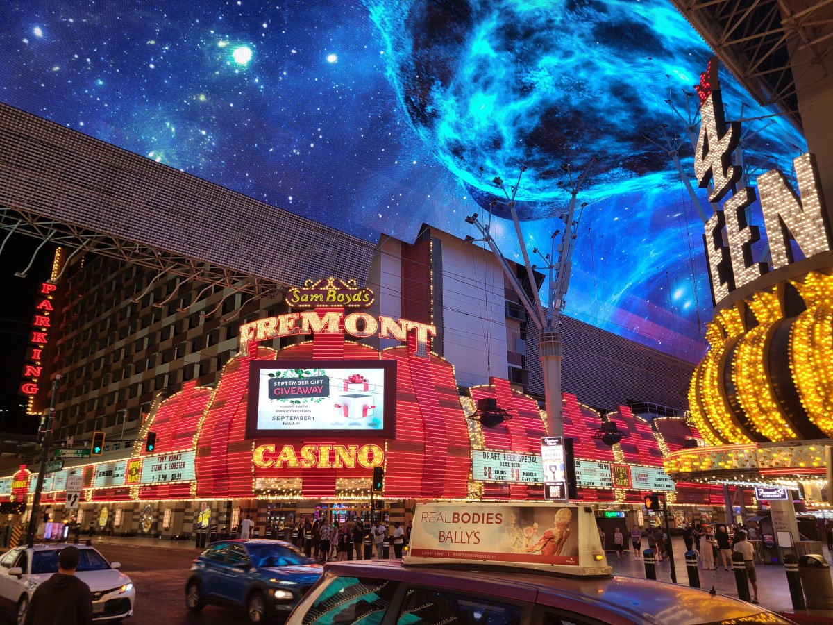 What to Experience for Your First Time in Las Vegas - WanderWisdom