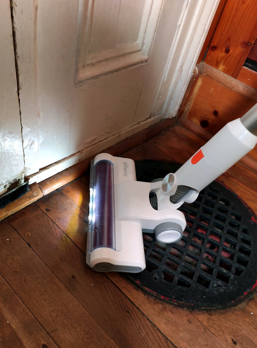 This vacuum is fitted with LED lights