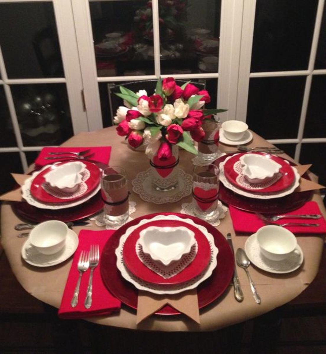 50+ Romantic Valentines Table Setting Ideas for a Cozy Night In - HubPages