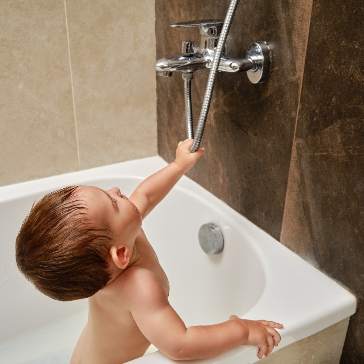 Toddler Decides to Take a Quick Shower Unbeknownst to Mom and