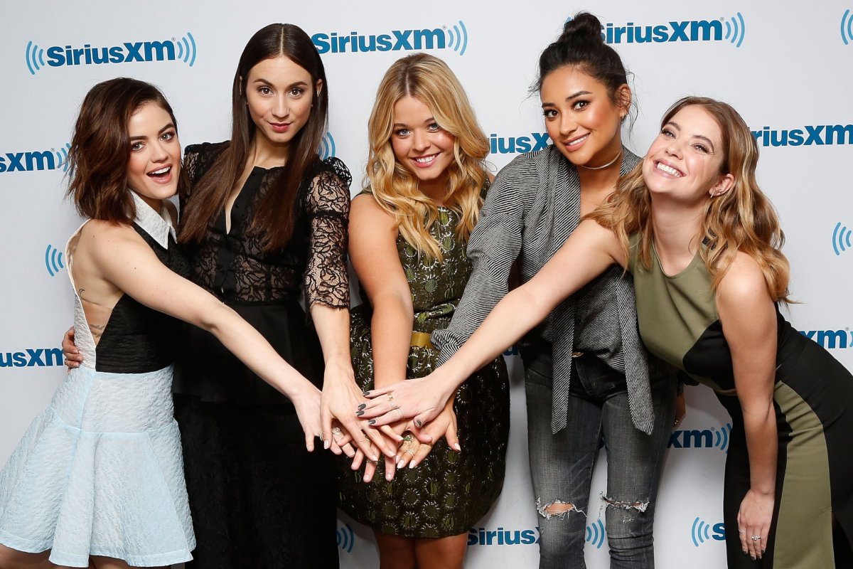 The main cast of 5 girls from Pretty Little Liars