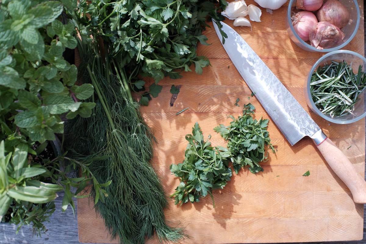 5 Great Ways to Naturally Preserve Herbs for Future Use