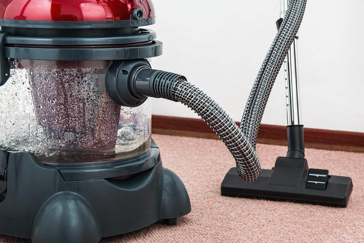 How to Remove Stains From a Carpet