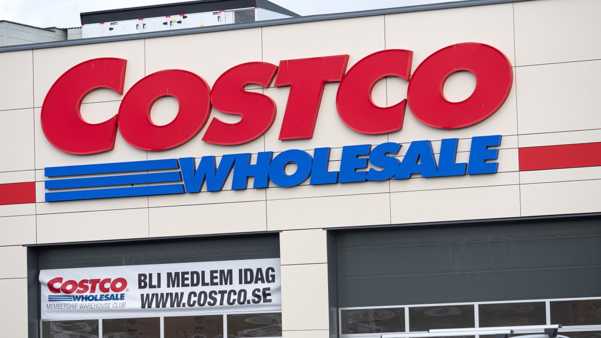 Pregnant Wife's Reaction to Finally Getting a 'Costco' Hot Dog Is the ...