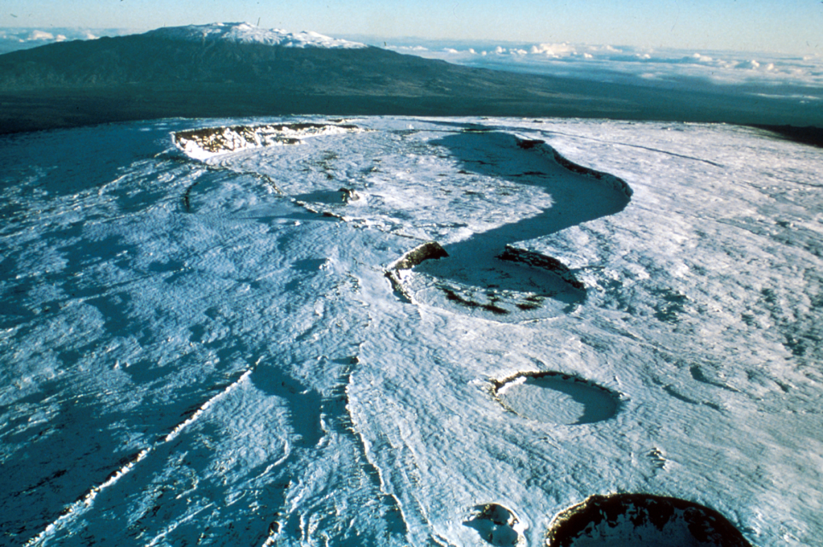 During the winter months, the summit of the Hawaiian volcano, Mauna Loa  (elev. 13,679'), often receives a blanket of snow