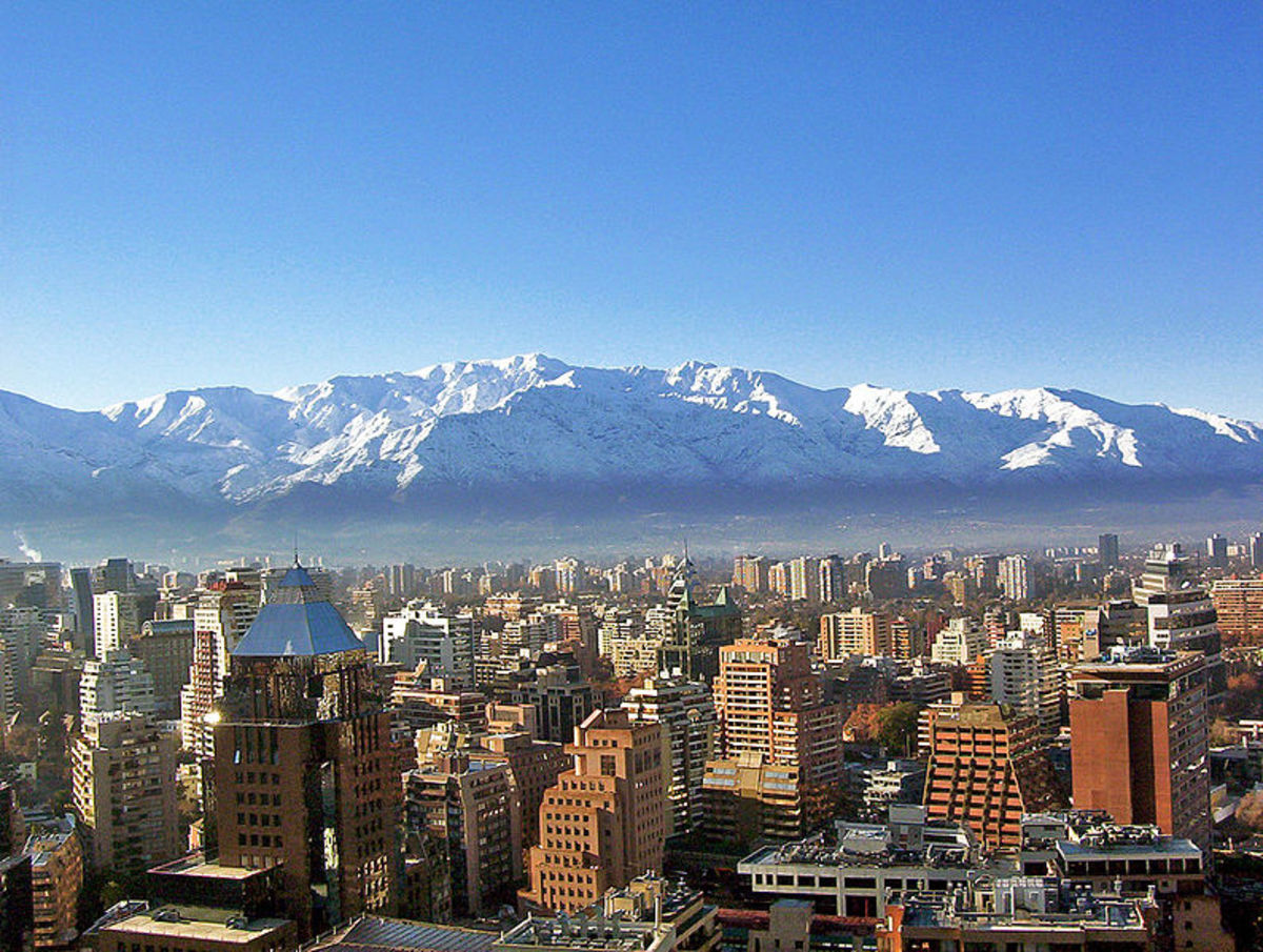 A picture of Santiago in winter. 