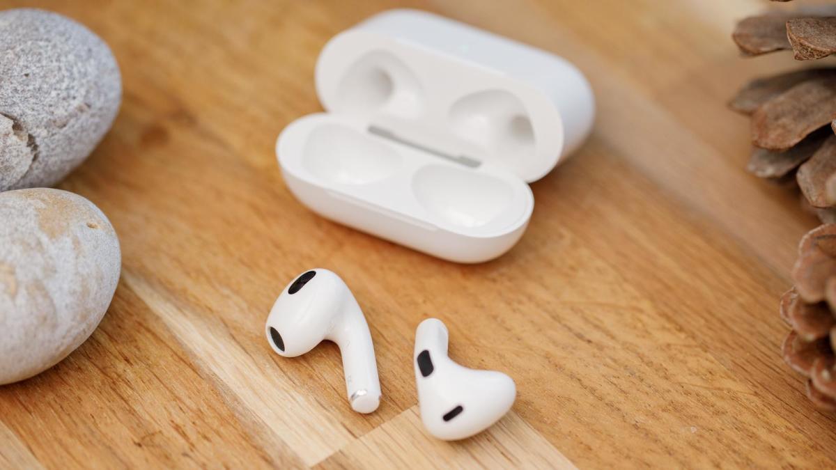 The Apple AirPods (2021)