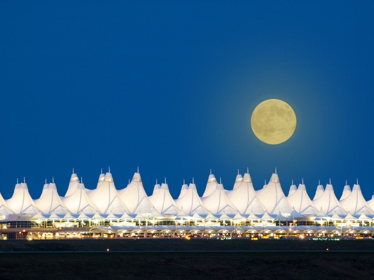 Secret Sleeping Area At Denver International Airport Is A Game   Shutterstock 131902844 