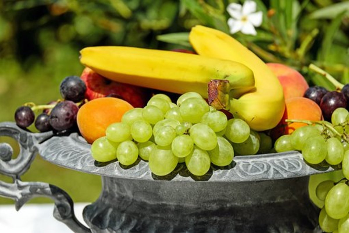 Fruits and vegetables contain fibres and can slow down the process of blood spiking.