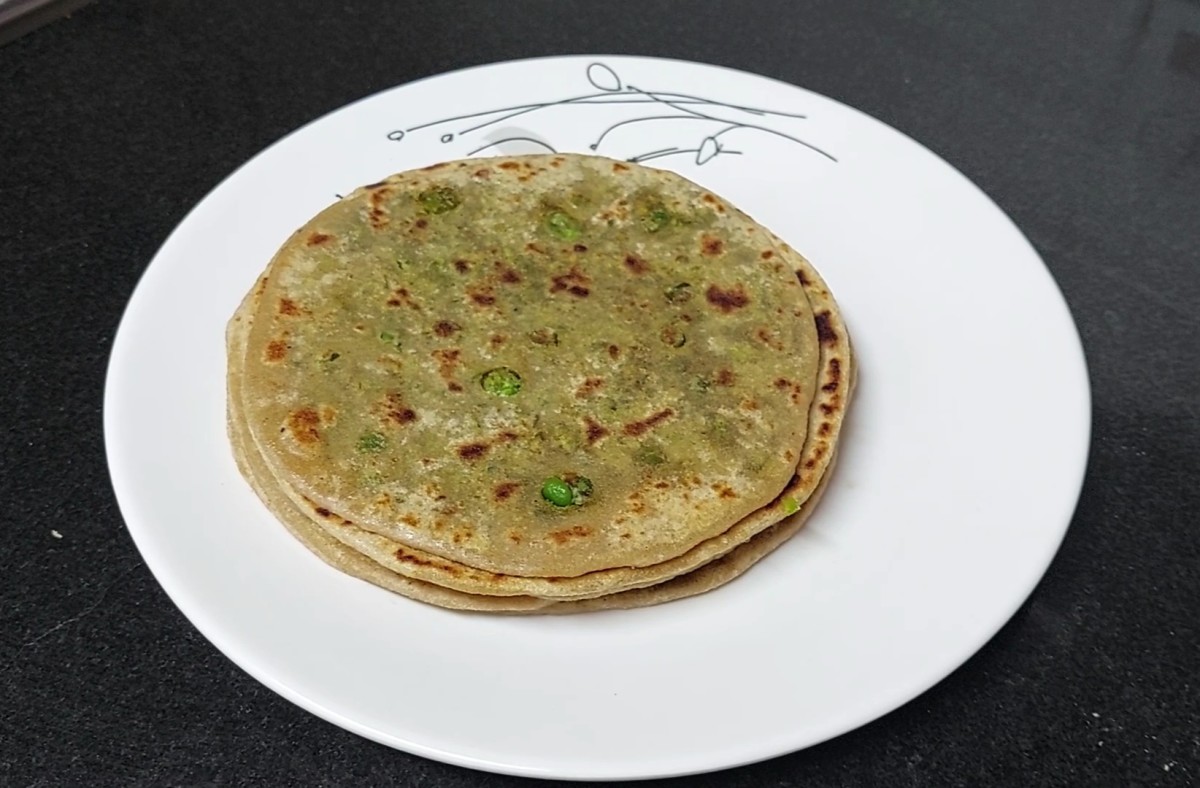 Tasty peas parathas are ready to serve. Serve hot with pickle, curd or butter.