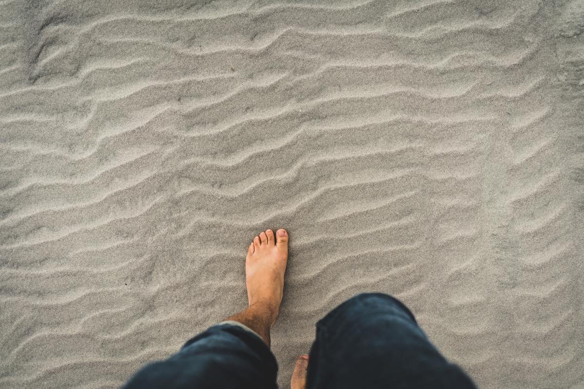 are-the-negative-side-effects-of-earthing-being-ignored-remedygrove