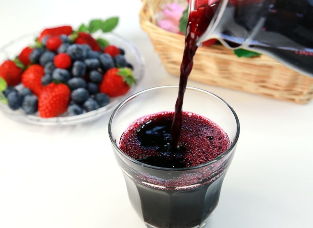 Can You Put Frozen Berries in a Juicer?
