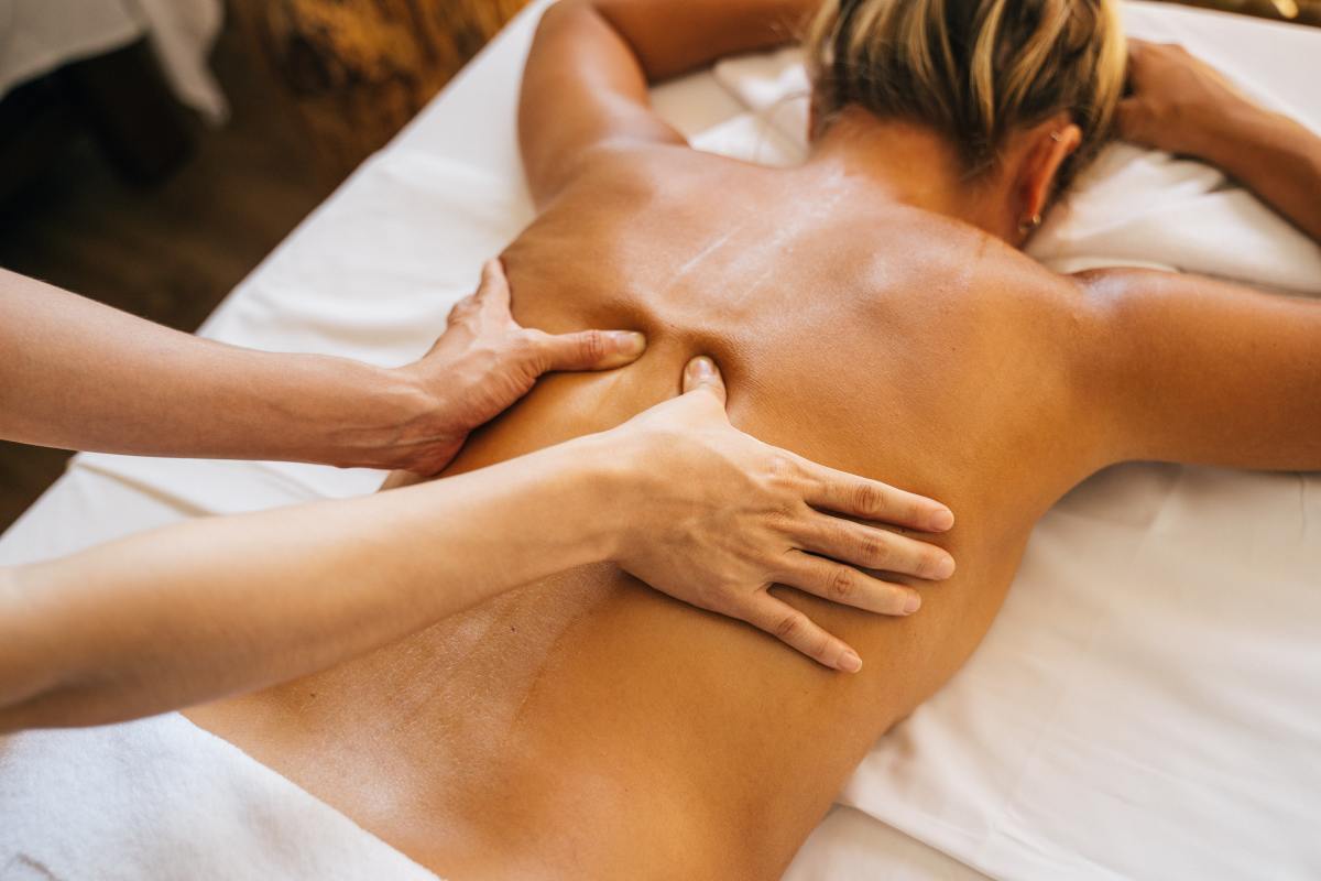 10 Smart Ways to Avoid Deep Tissue Massage Bruising