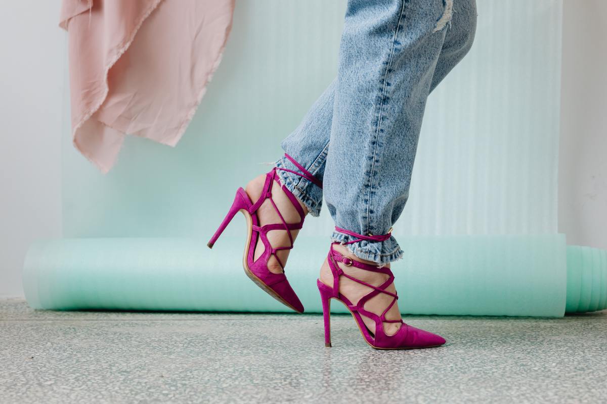 High Heel Foot Damage? A Painless Guide to Wearing Heels