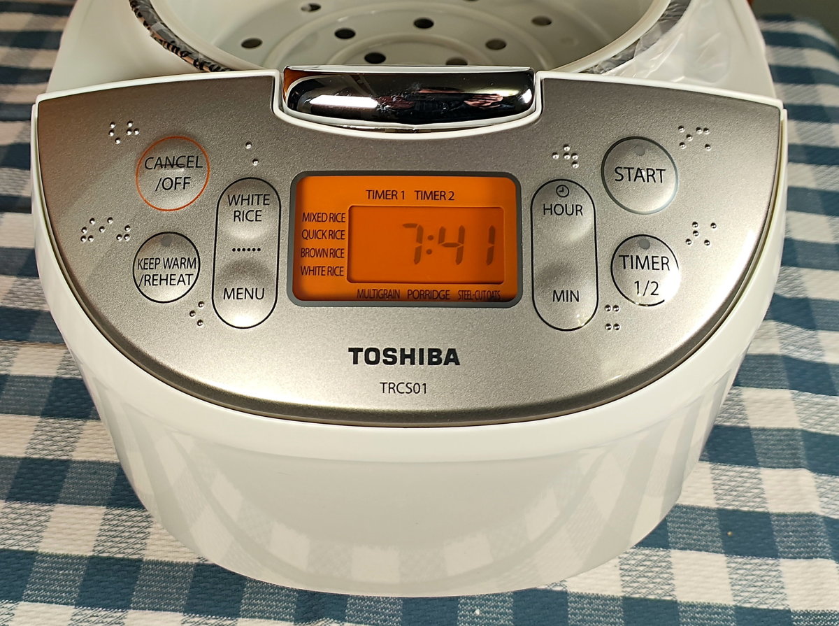 Toshiba Rice Cooker 6 Cup Uncooked – Japanese Rice Cooker with Fuzzy Logic  Technology, 7 Cooking Functions, Digital Display, 2 Delay Timers and Auto