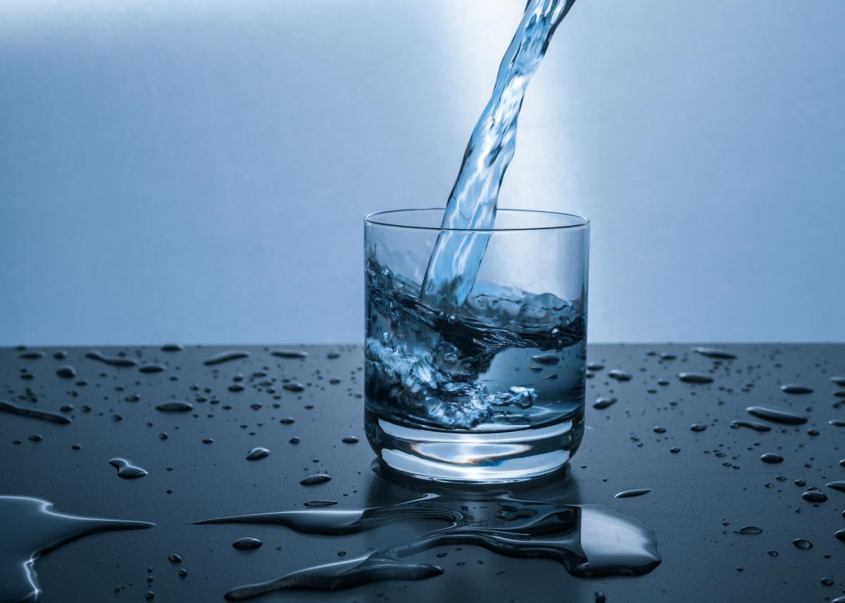The 5 Biggest Benefits Of Drinking Water After A Massage Remedygrove