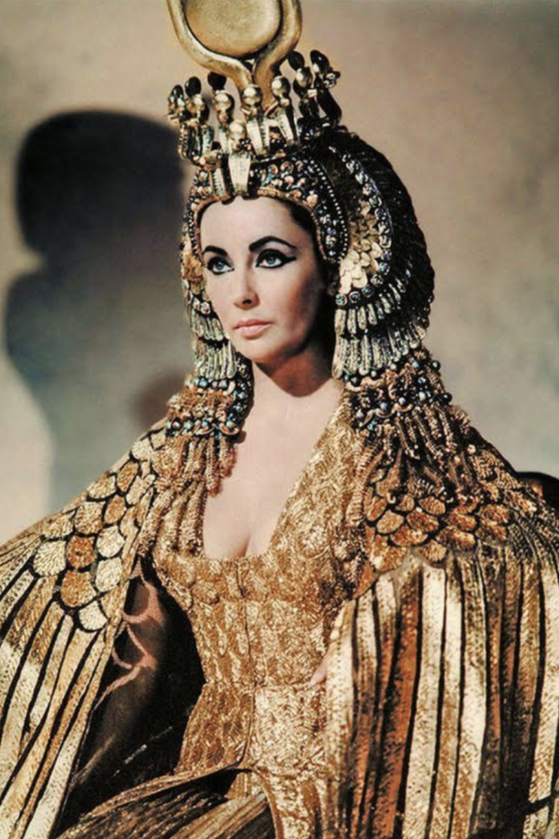 10 Best Gold Costumes from Period Movies - ReelRundown