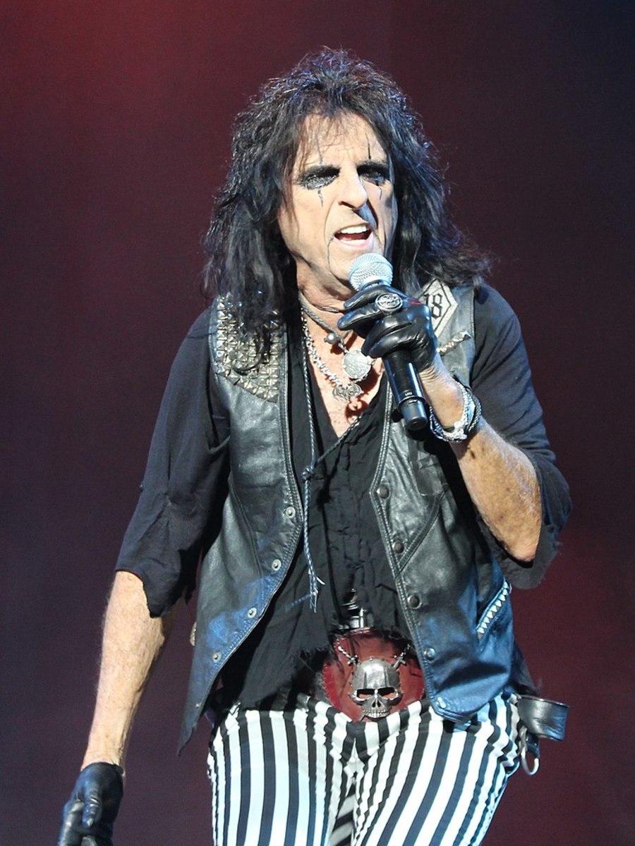 How to Throw an Alice Cooper Party