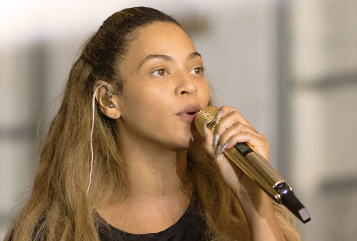 Clip Shows Destiny Child Era Beyonce Stealing the Show and People Are