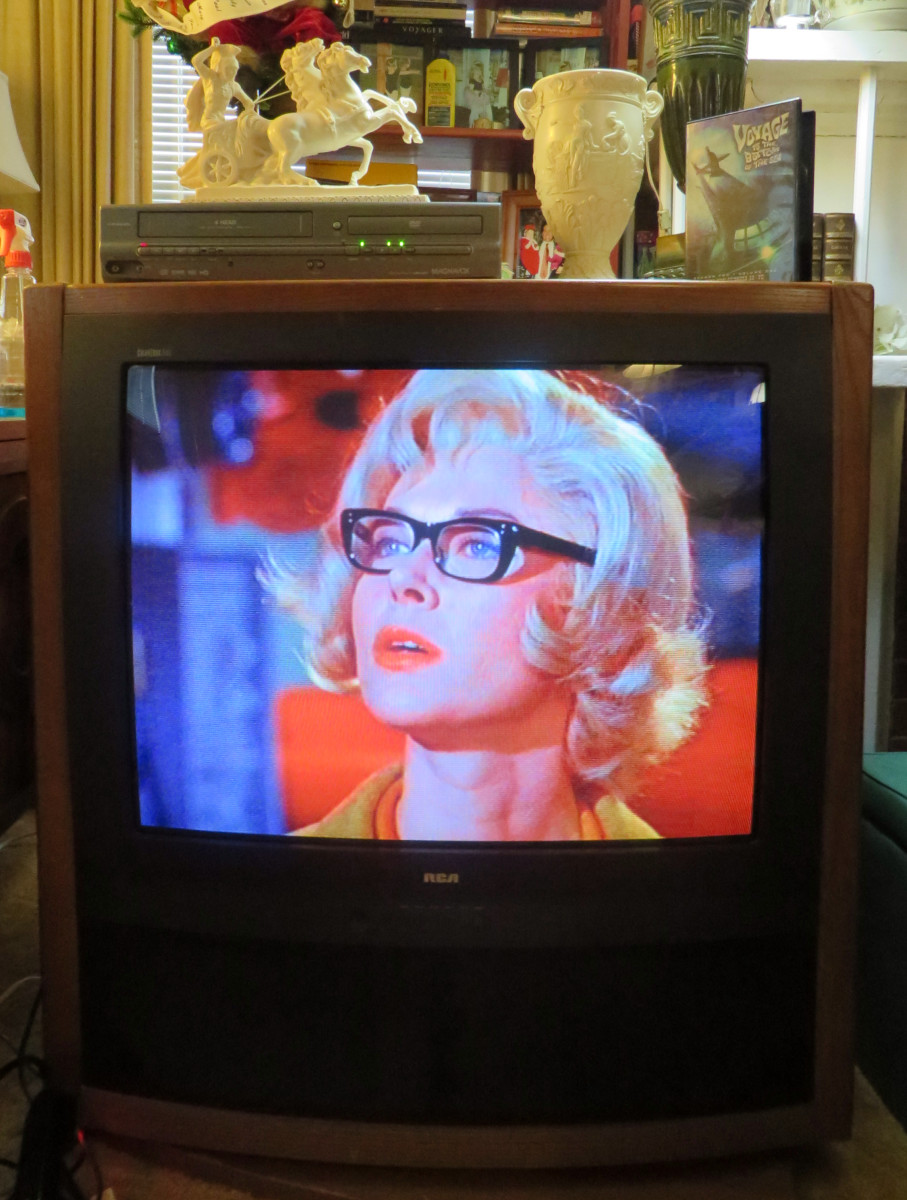 1998 RCA Colortrak Television Model G32643sk, RCA Chassis CTC187CN3