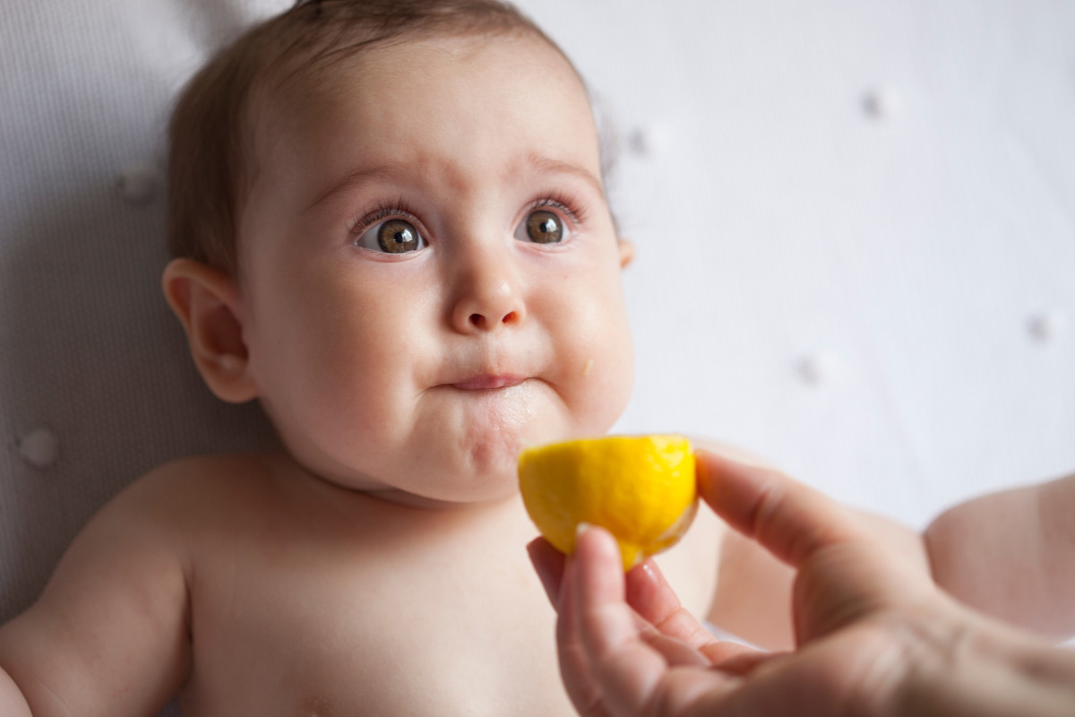 Baby's Funny Reaction to Getting a Taste of a Lemon Is Internet Gold - Delishably News