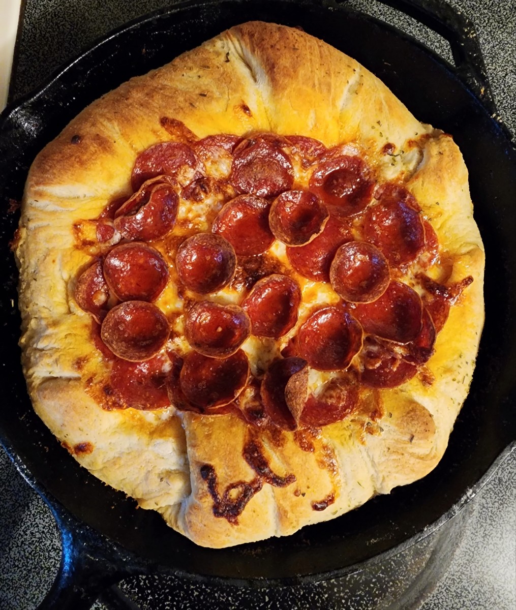 Cast Iron Skillet Pizza all'Amatriciana - DeLallo