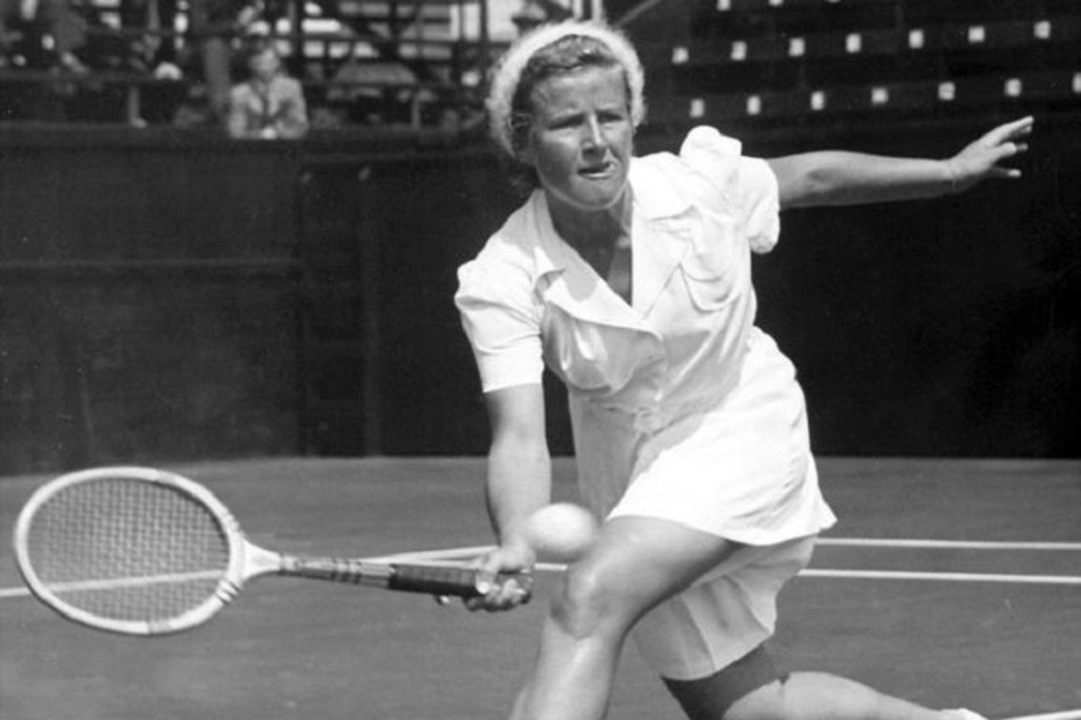 The First American Woman to Win the Ladies Singles Tennis Championship ...