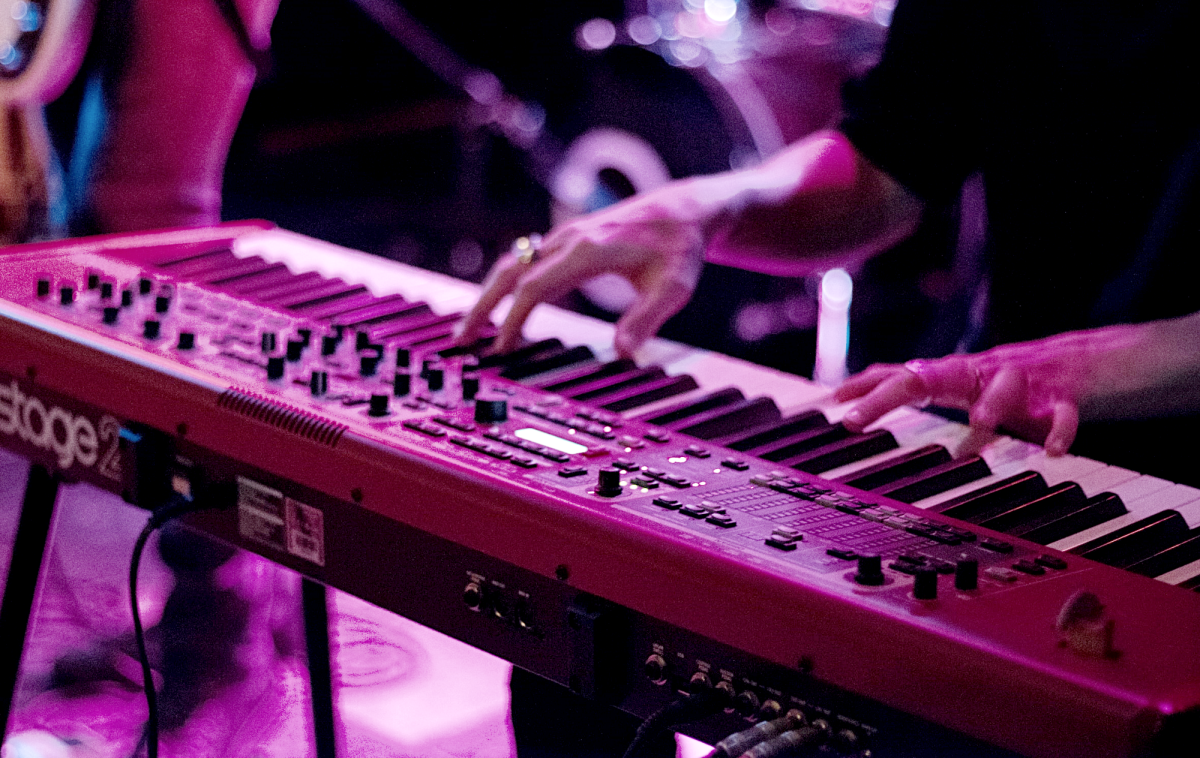 20 Ways to Improve Your Electronic Keyboard Playing Skills