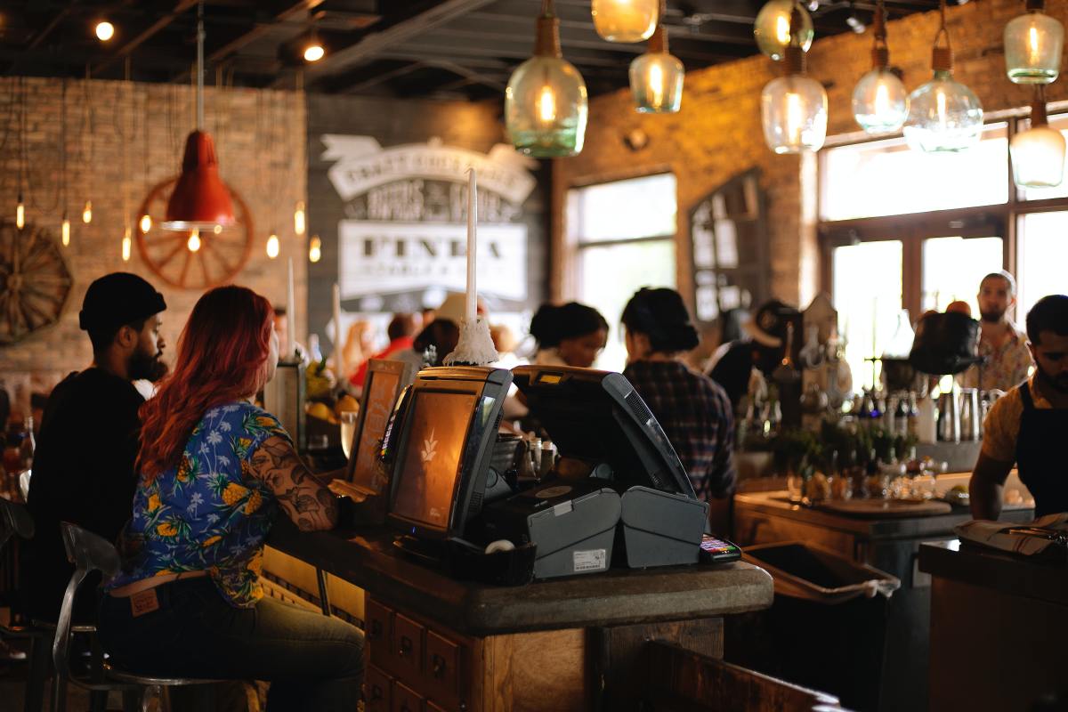 How Did Coffee Shops Become an Alternative Place to Offices?