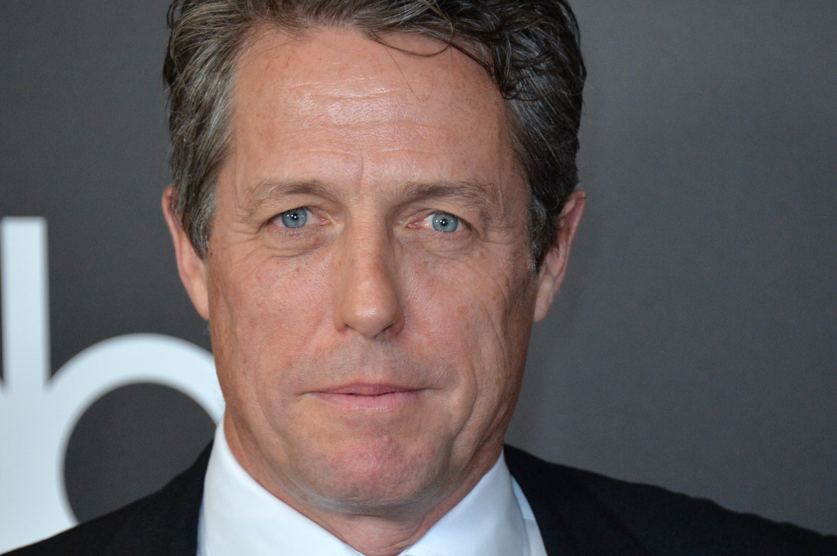 Ashley Graham’s Interview With Hugh Grant on the Oscar Red Carpet is ...