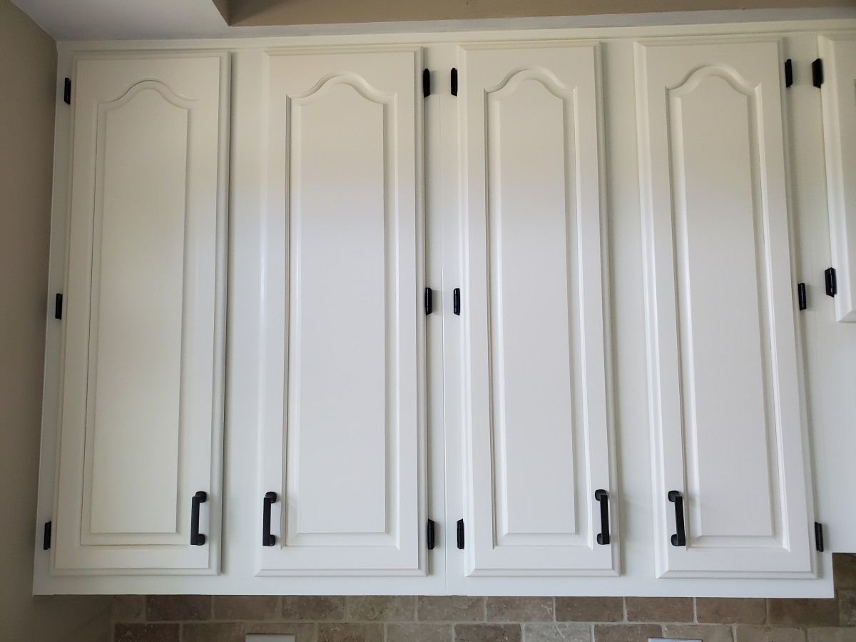 Painting Kitchen Cabinets White: The Pros and Cons