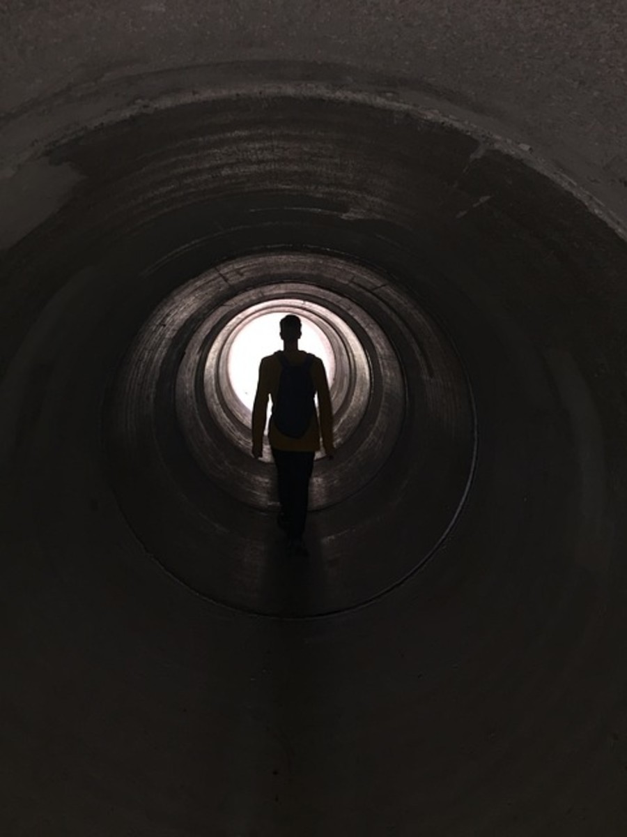 The Light at the End of the Tunnel, What Causes This Vision? (Curiosities of Psychology).