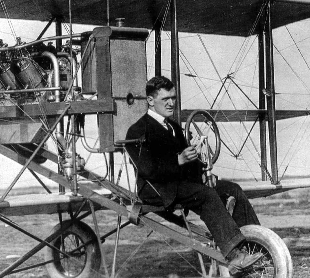 The World’s Greatest Aviation Pioneer: Lincoln Beachey