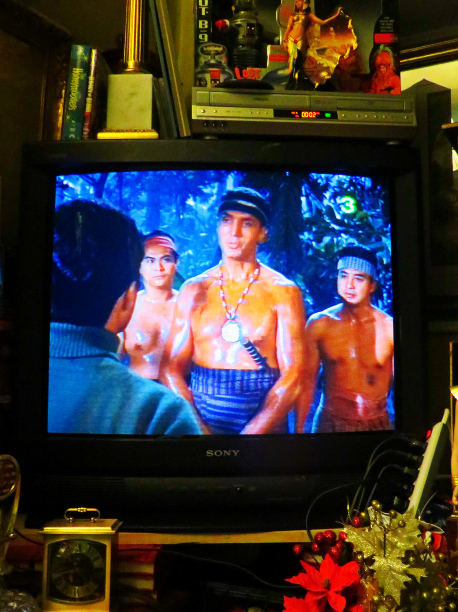 Sony Trinitron Color Television Model KV32S15, Chassis AA2, Made