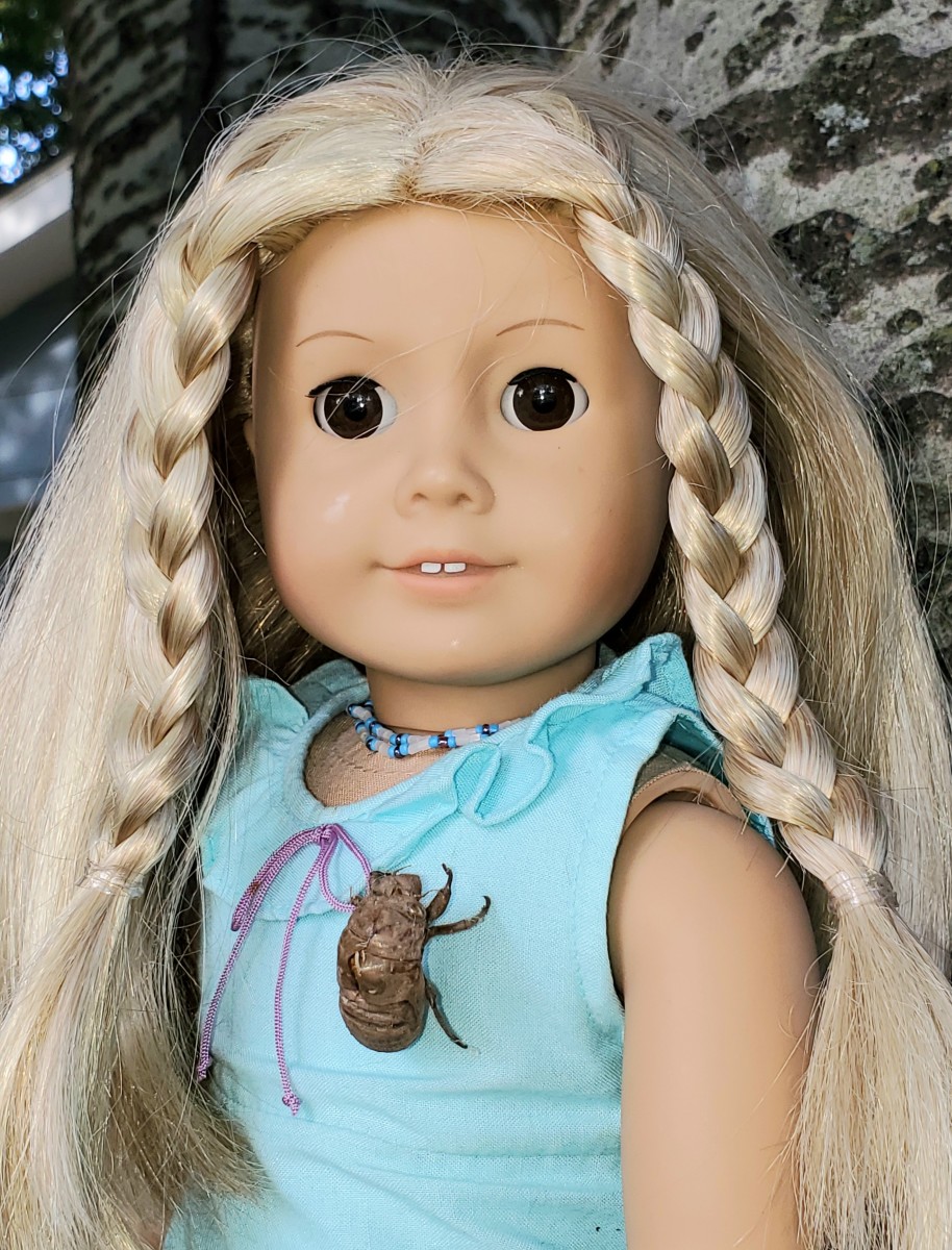 Blonde american store girl doll