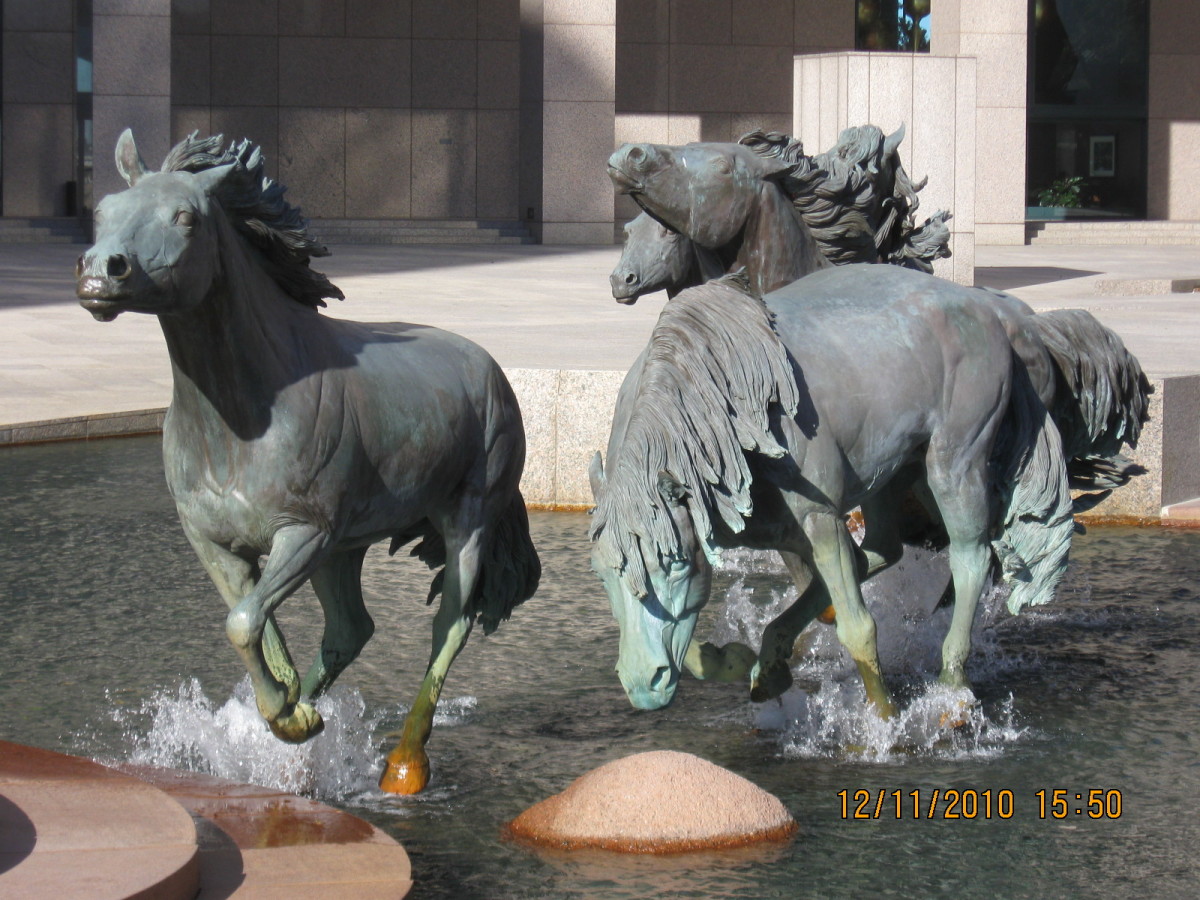 Mustangs of Las Colinas World's Largest Equestrian Sculpture | Horses Running Through Fountains | Irving, TX