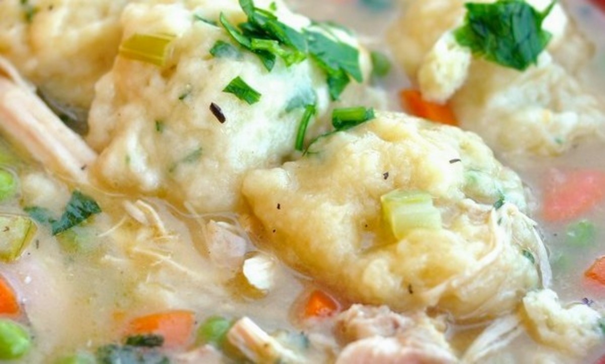 How to Make Chicken and Dumplings With Drop Biscuits