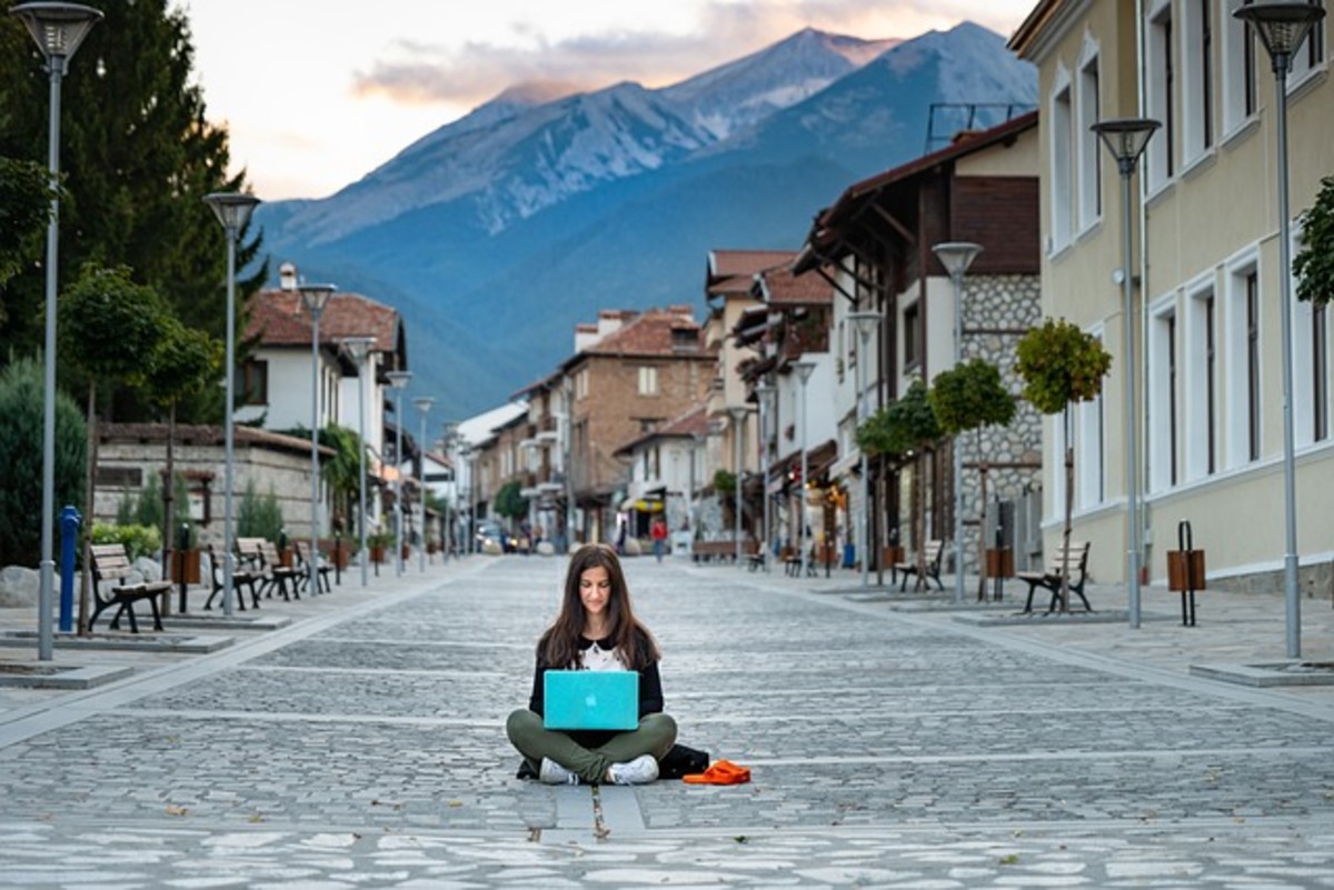 Become A Digital Nomad and Earn Income Traveling Abroad