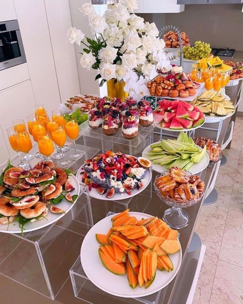 https://images.saymedia-content.com/.image/t_share/MTk2ODQyODEwNjk1NDI3MTM0/delicious-mothers-day-brunch-ideas.jpg