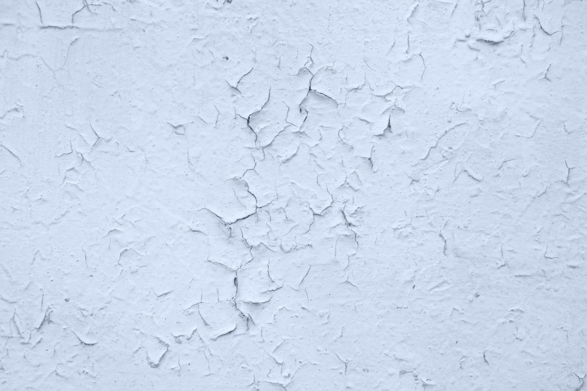 Tips for Preventing and Repairing Cracking Paint on Walls