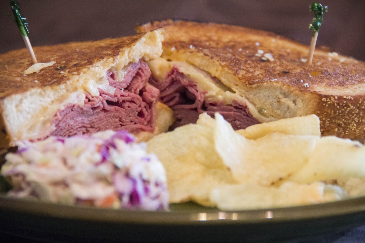 Exploring the Reuben Sandwich: Origins and 6 Great Recipes